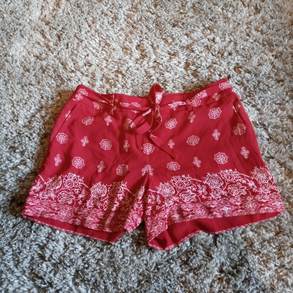 Ann Taylor LOFT red and white shorts - Picture 1 of 3